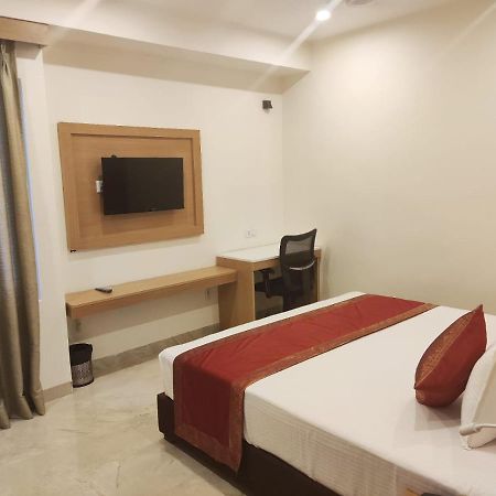 Hotel Xenia Váránaszi Kültér fotó