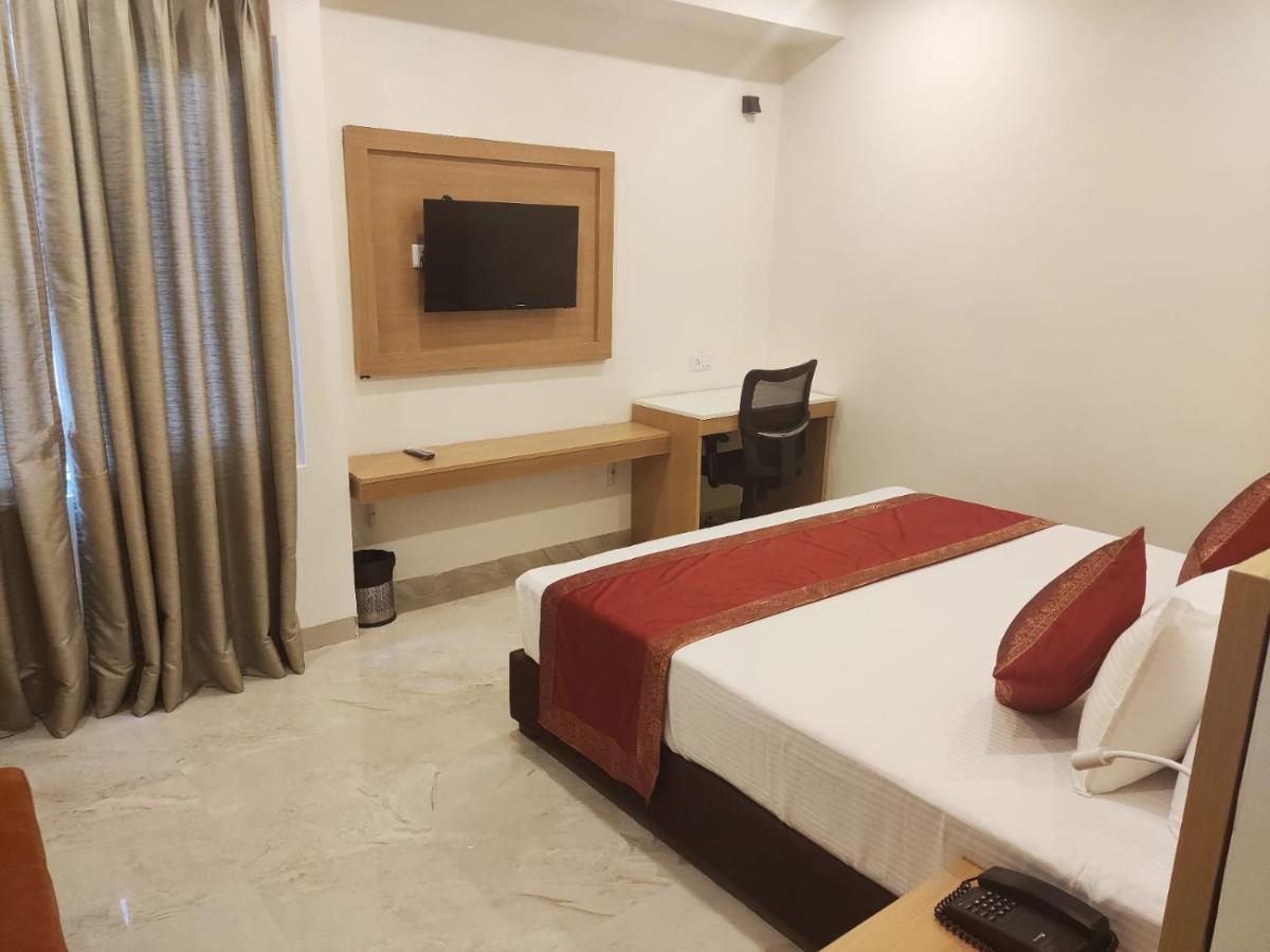 Hotel Xenia Váránaszi Kültér fotó