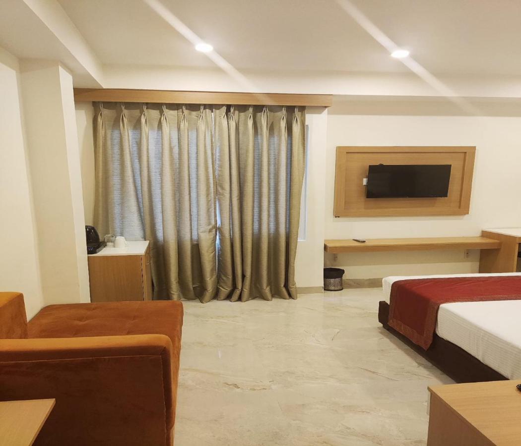 Hotel Xenia Váránaszi Kültér fotó