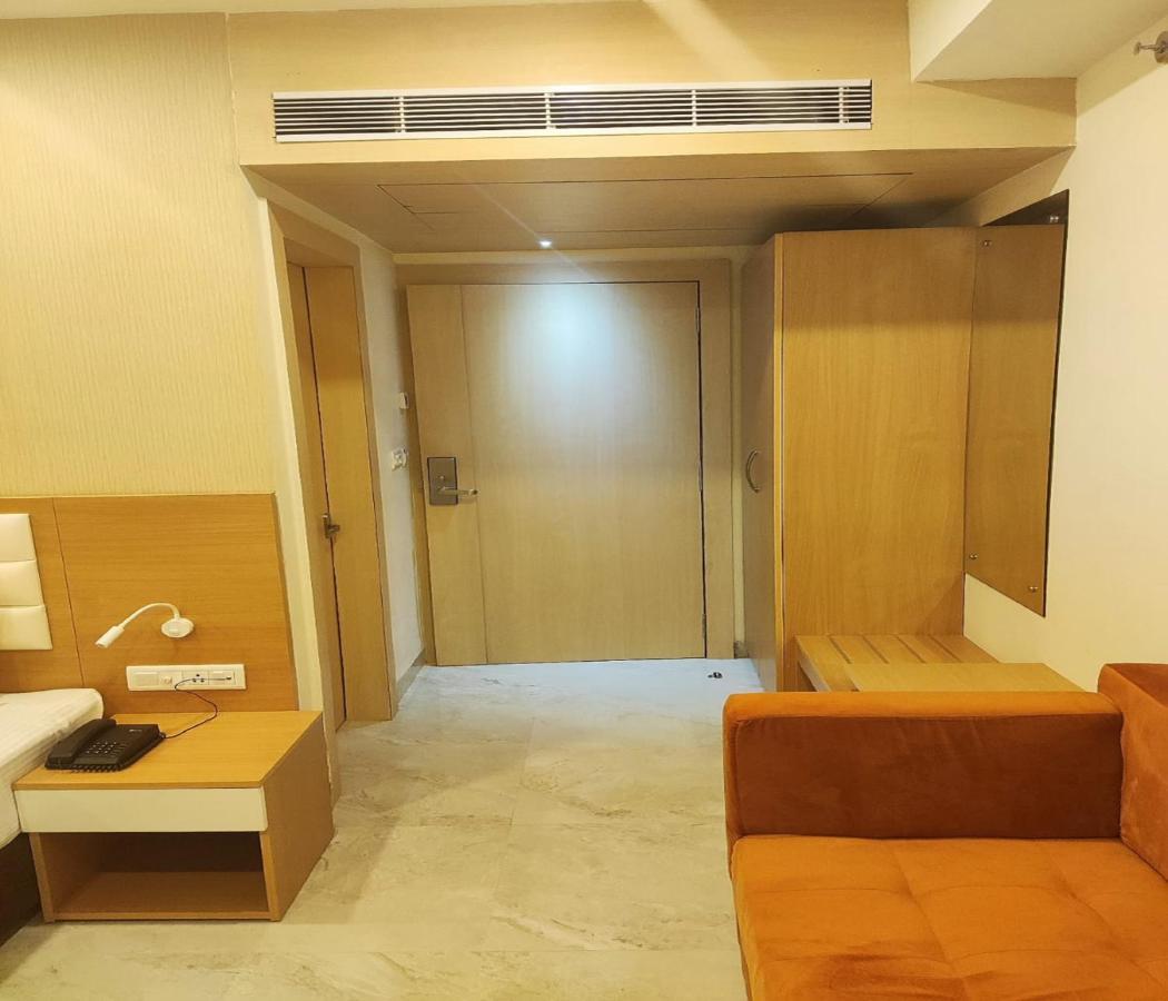 Hotel Xenia Váránaszi Kültér fotó